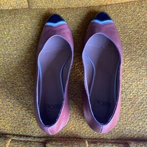 Size 7 vintage loafers